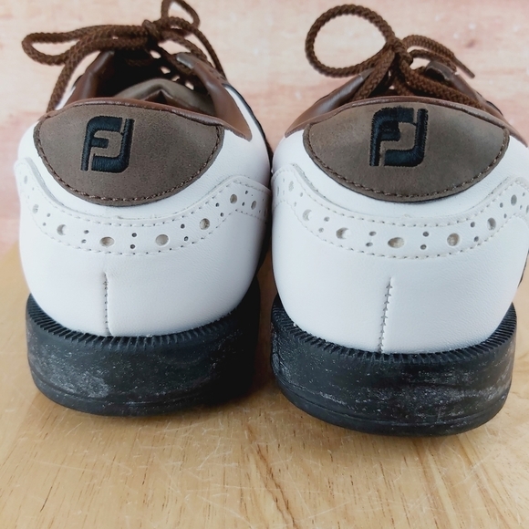 𝅺FOOTJOY faux leather golf shoes size 4 M - Picture 8 of 12